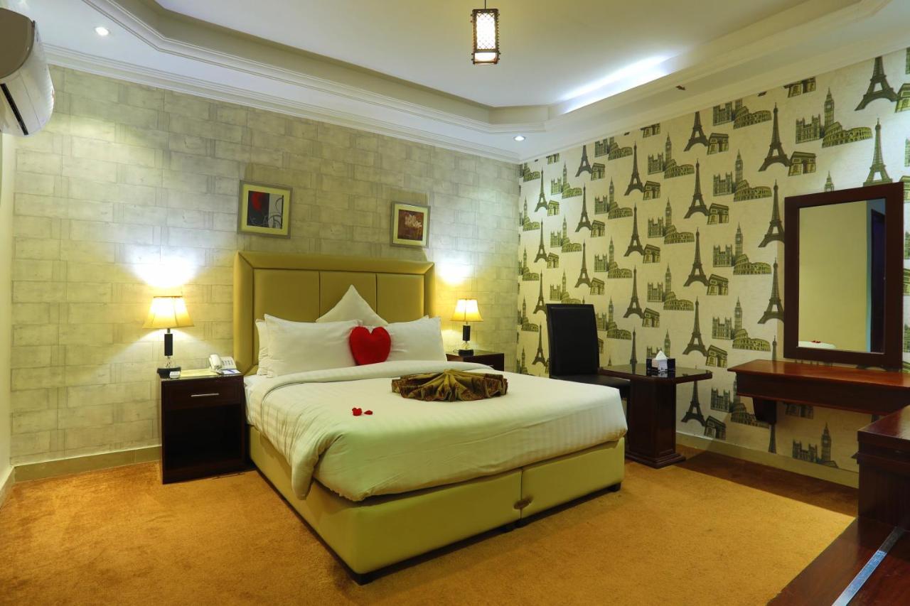 Gujranwala Rachna Hotel מראה חיצוני תמונה